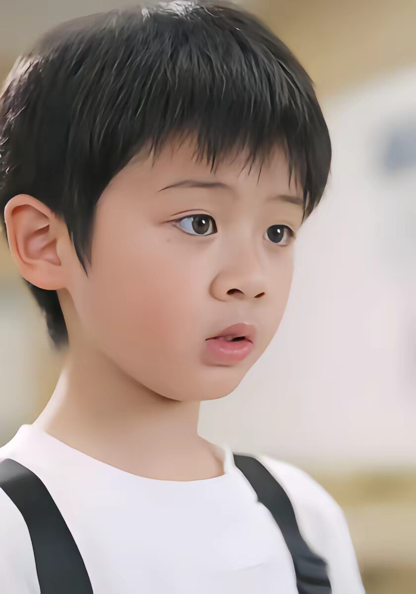 《当爱以星光为牢》剧照