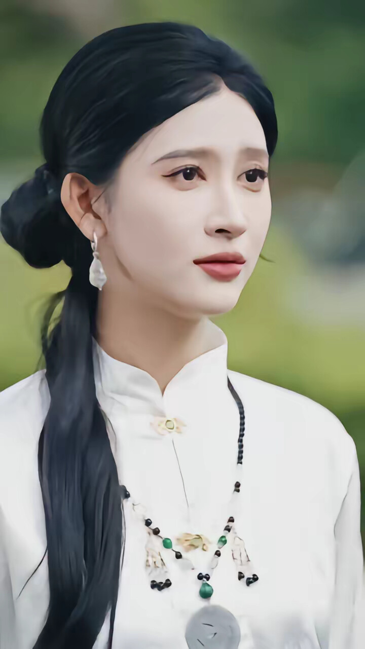 《双眼变异后,我开出了帝王绿》剧照