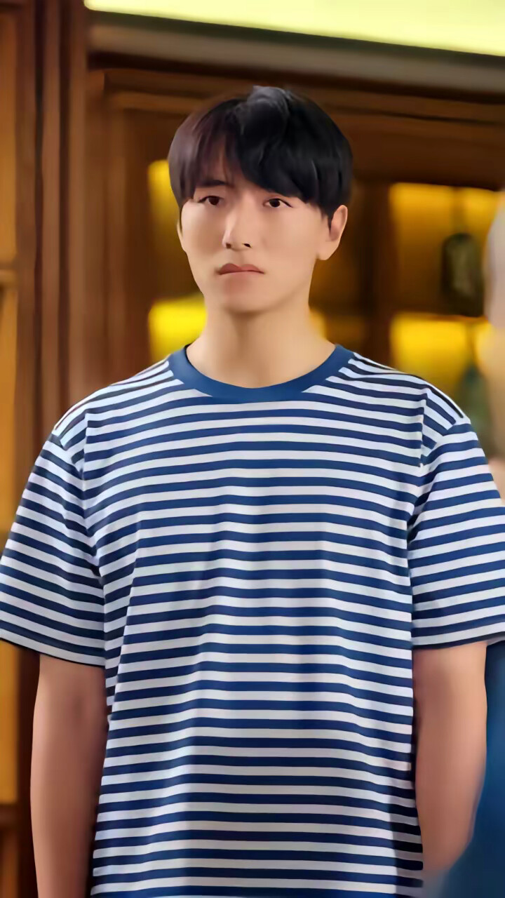 《全村皆大神》剧照