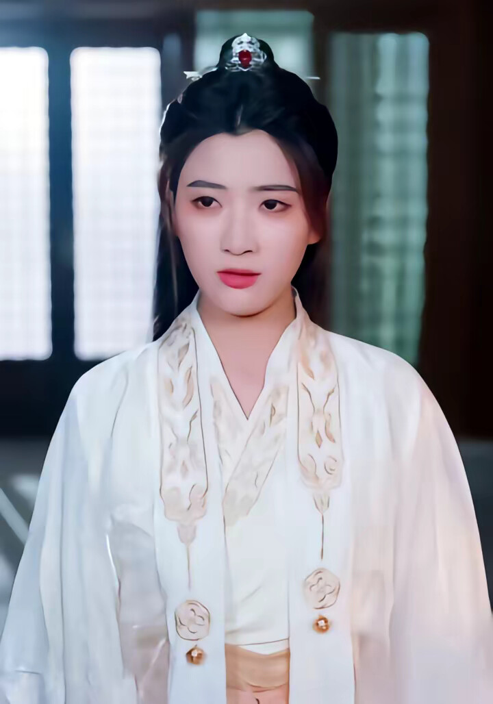 《系统赋我双休,震惊女帝老婆》剧照