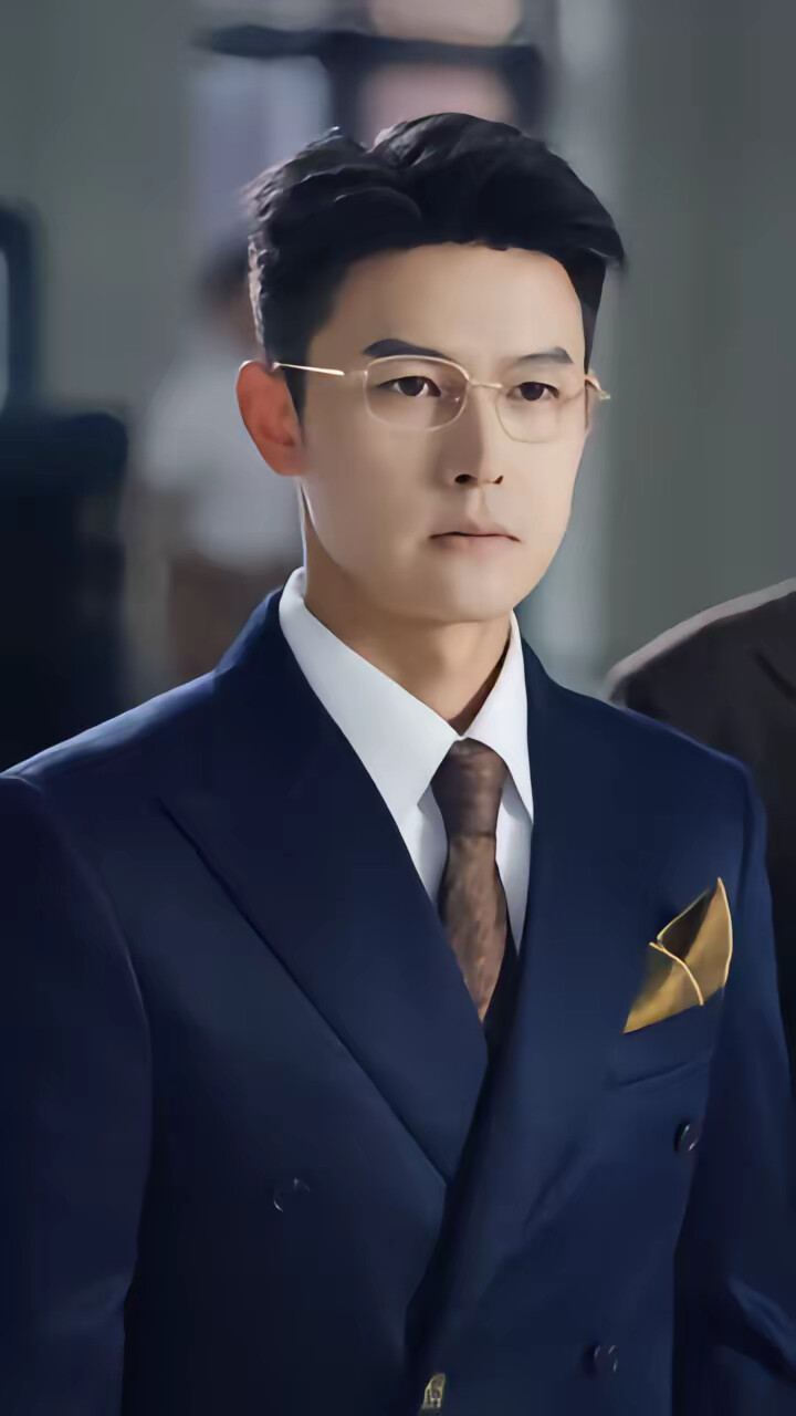 《顾机长,太太说自己已守寡三年》剧照