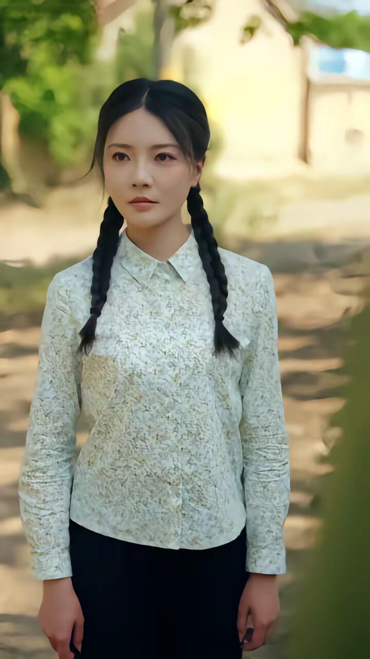 《刚退婚,首长亲孙就打了结婚报告》剧照