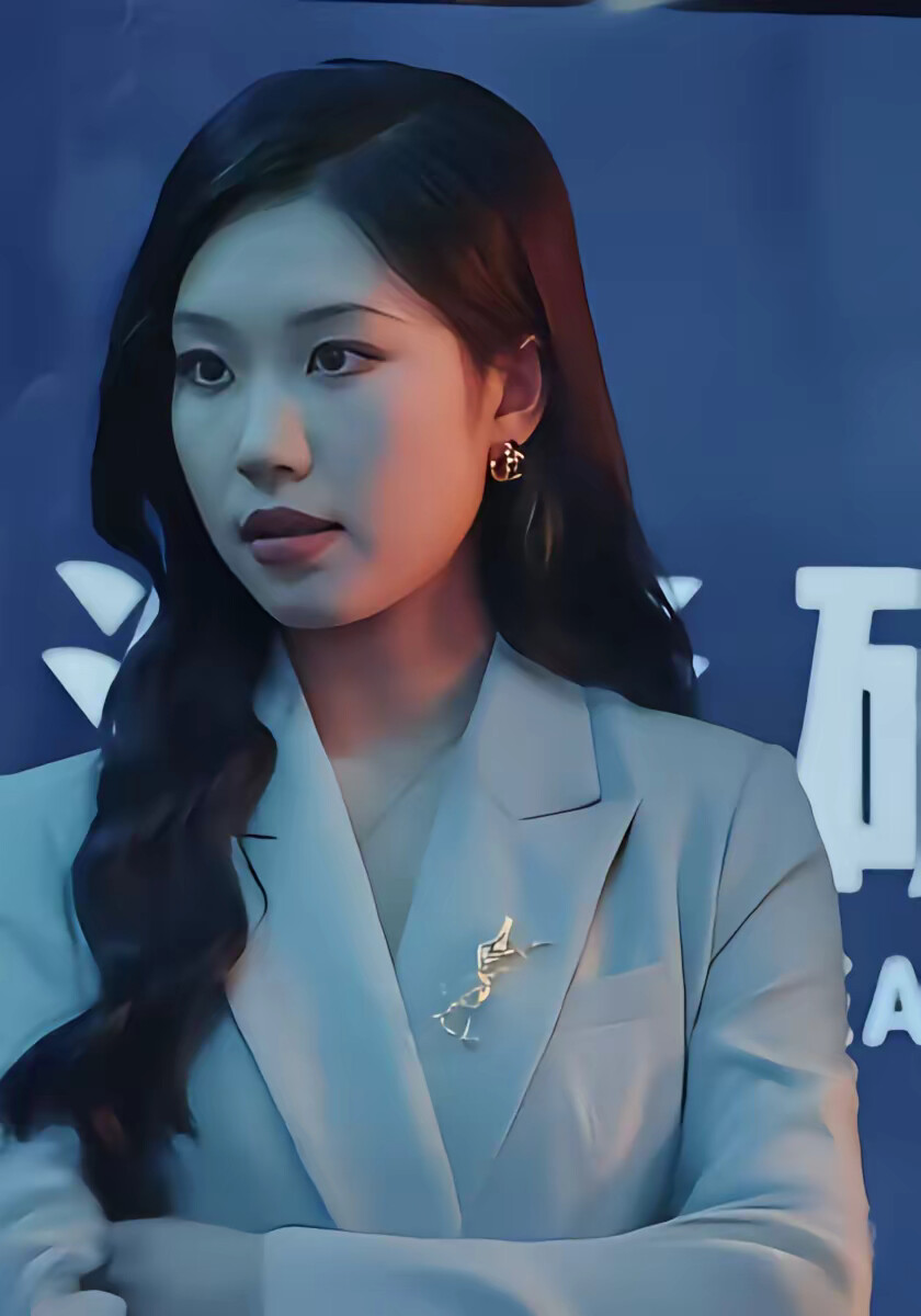 《全村皆大神》剧照