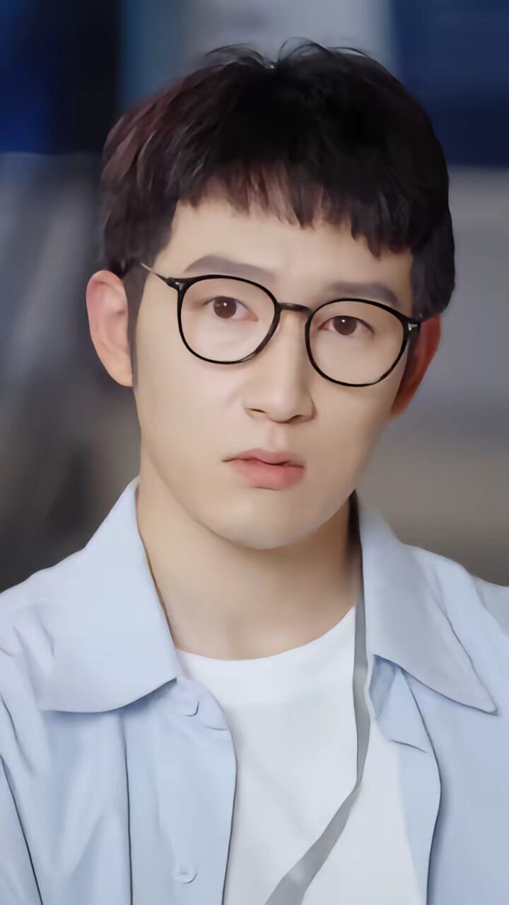 《被骗光积蓄后,天后倒追我》剧照