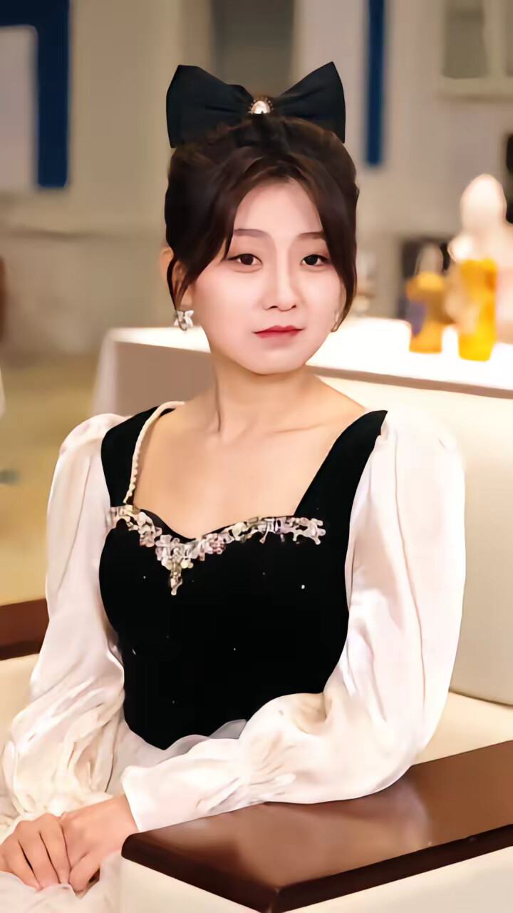 《军训第一天，高冷校花给我送水》剧照