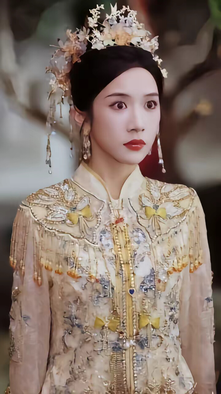 《十八岁才渡劫期,请问我还有救吗》剧照