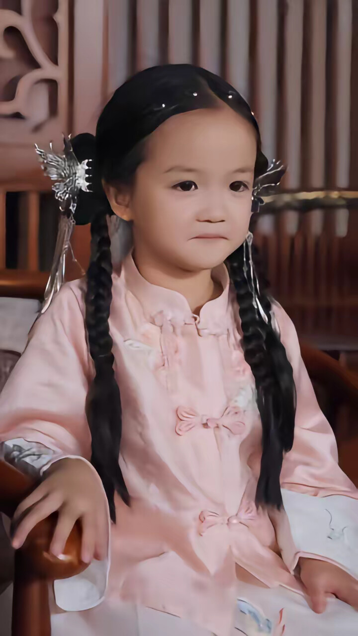 《偷听小龙女心声后,全家躺赢》剧照