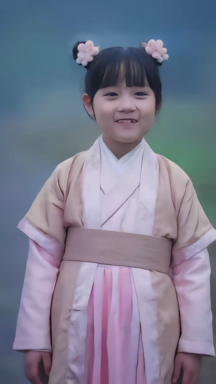 《天降福宝！锦鲤团宠带全家嘎嘎炫肉》剧照