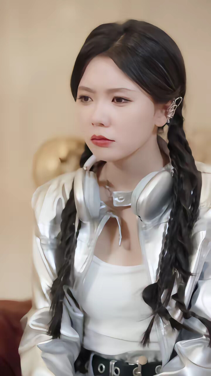 《穿书反派成团宠》剧照