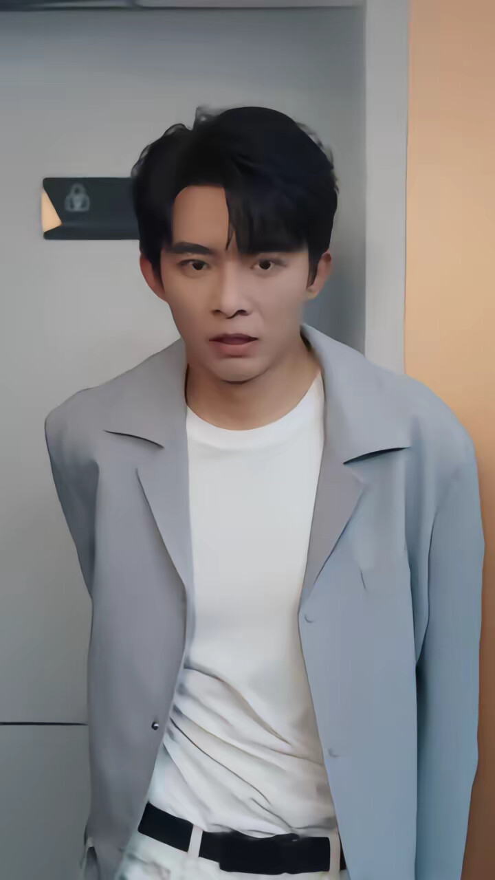 《不小心向顶头上司告白了》剧照