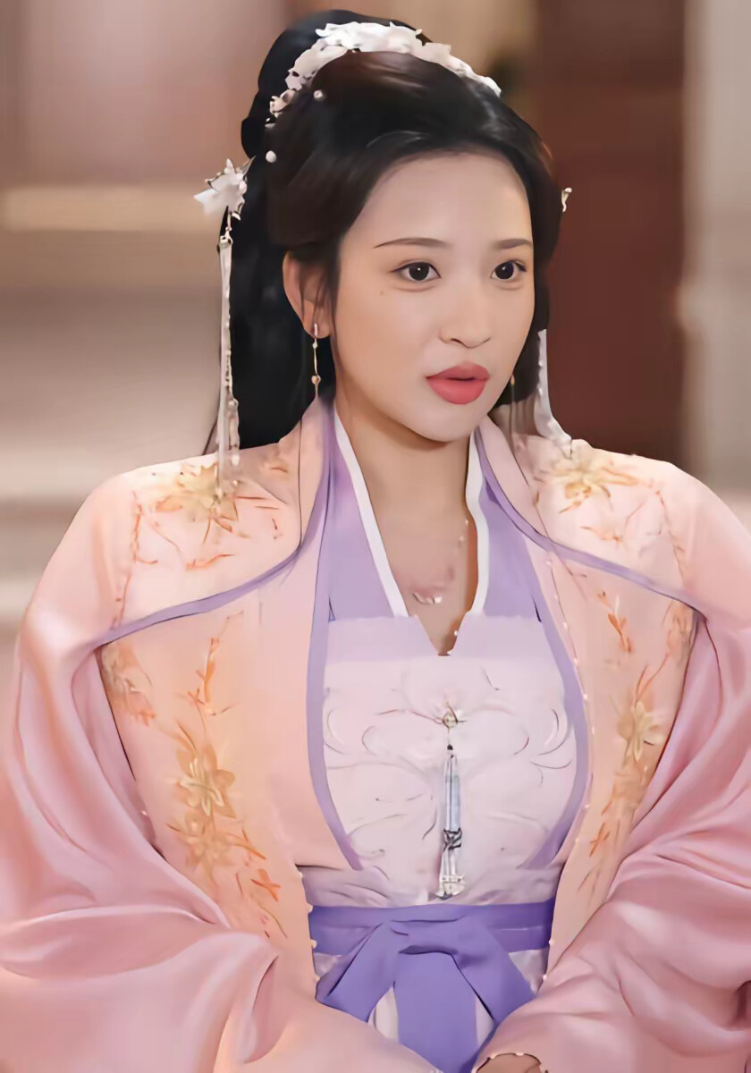 《胖胖贵妃也倾城,陛下独宠我一人》剧照