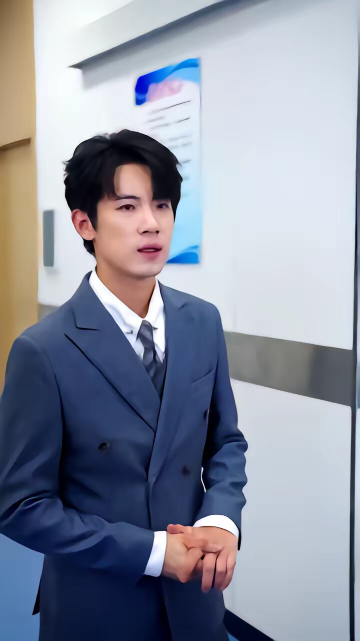 《重生校花追不停!我靠系统逆袭》剧照