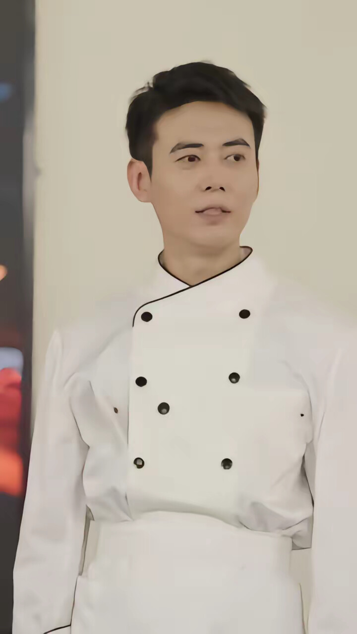 《我有食神老祖宗,摆点地摊怎么了》剧照