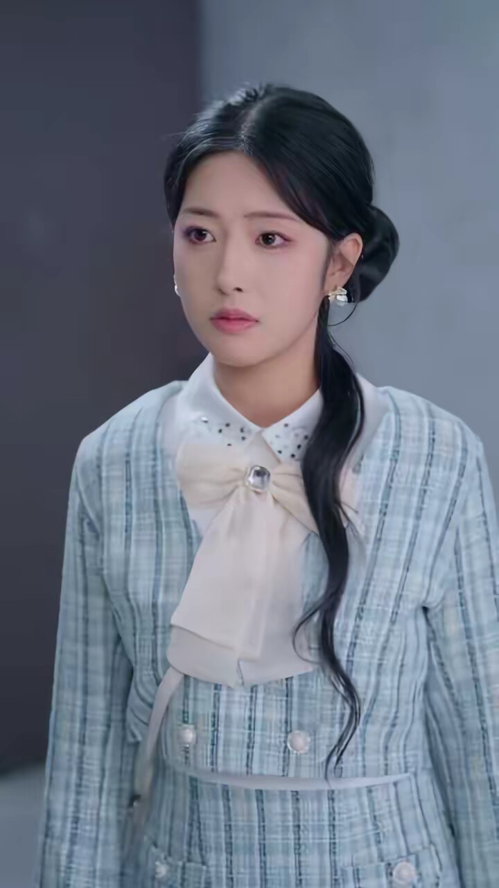 《顶头上司竟是我老公》剧照