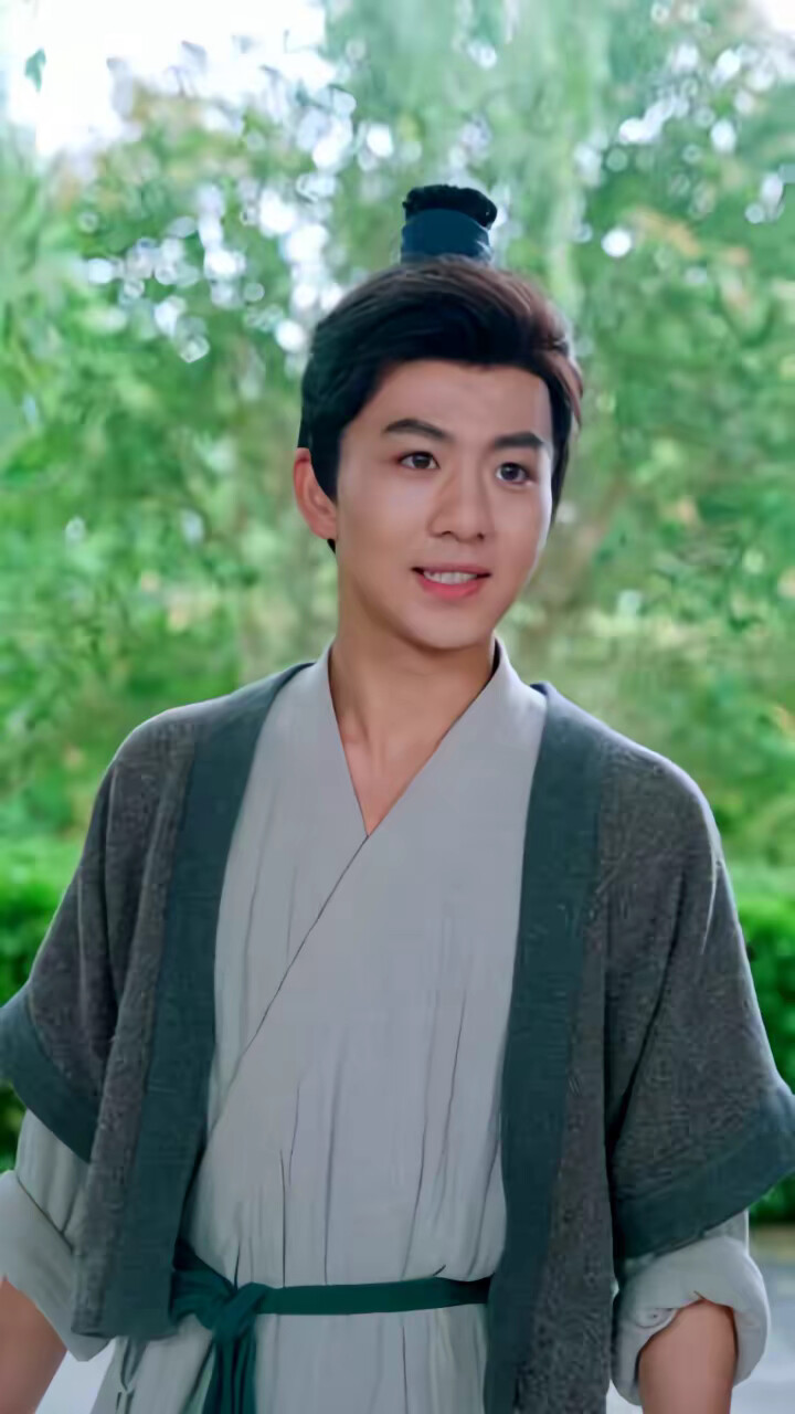 《带盆穿越回古代:我能复制万物》剧照