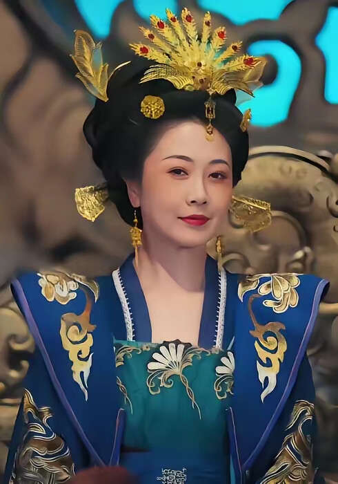 《全家穿进皇宫里》剧照