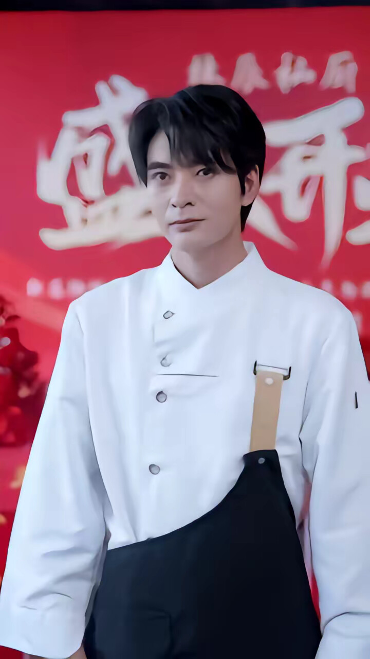 《女神找上门,系统逼我当超人》剧照