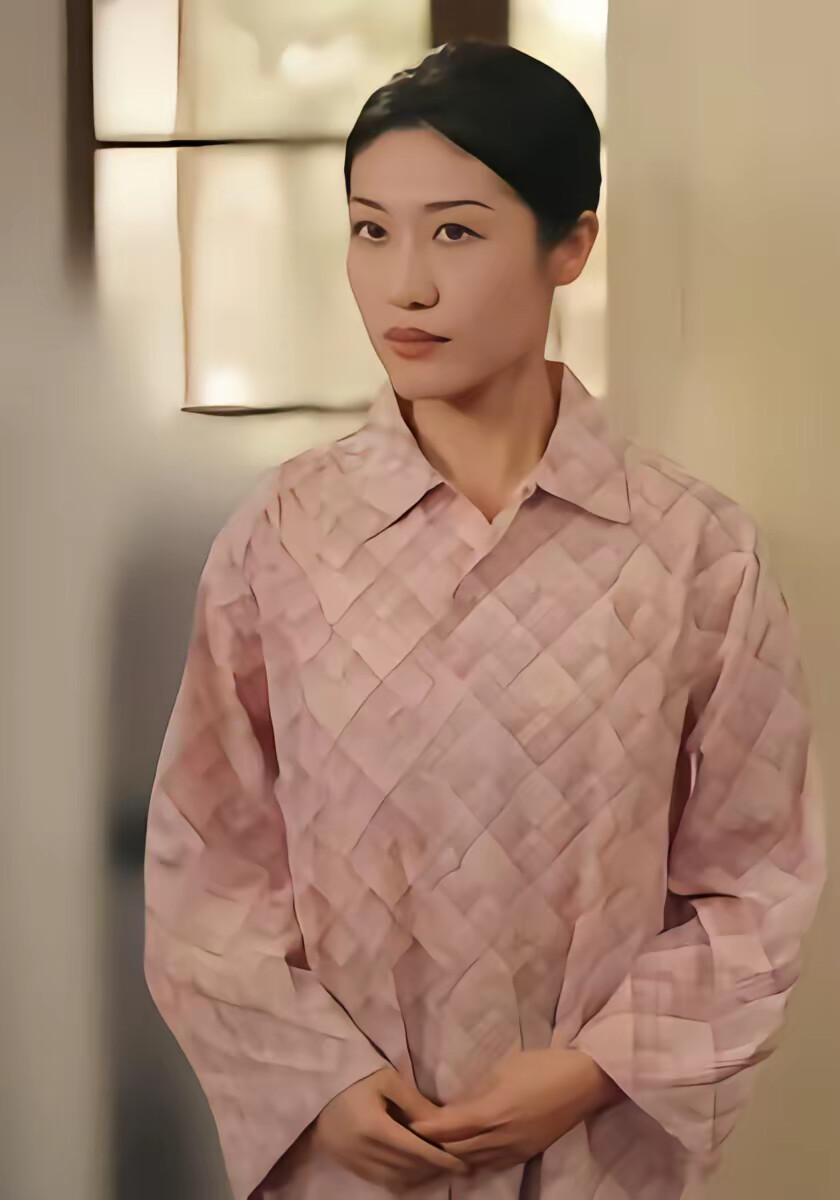 《荒年绑定答题系统,我带三女囤粮忙》剧照