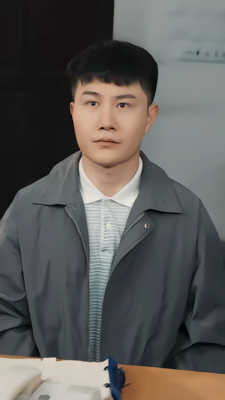 《全村啃树皮我靠空间顿顿肉》剧照