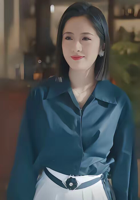 《穿成养子假少,开局我只想跑路》剧照