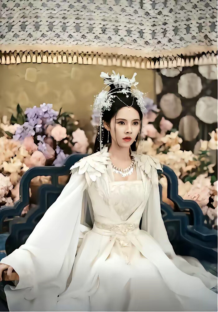 《挖地成宝,炼气三万层》剧照