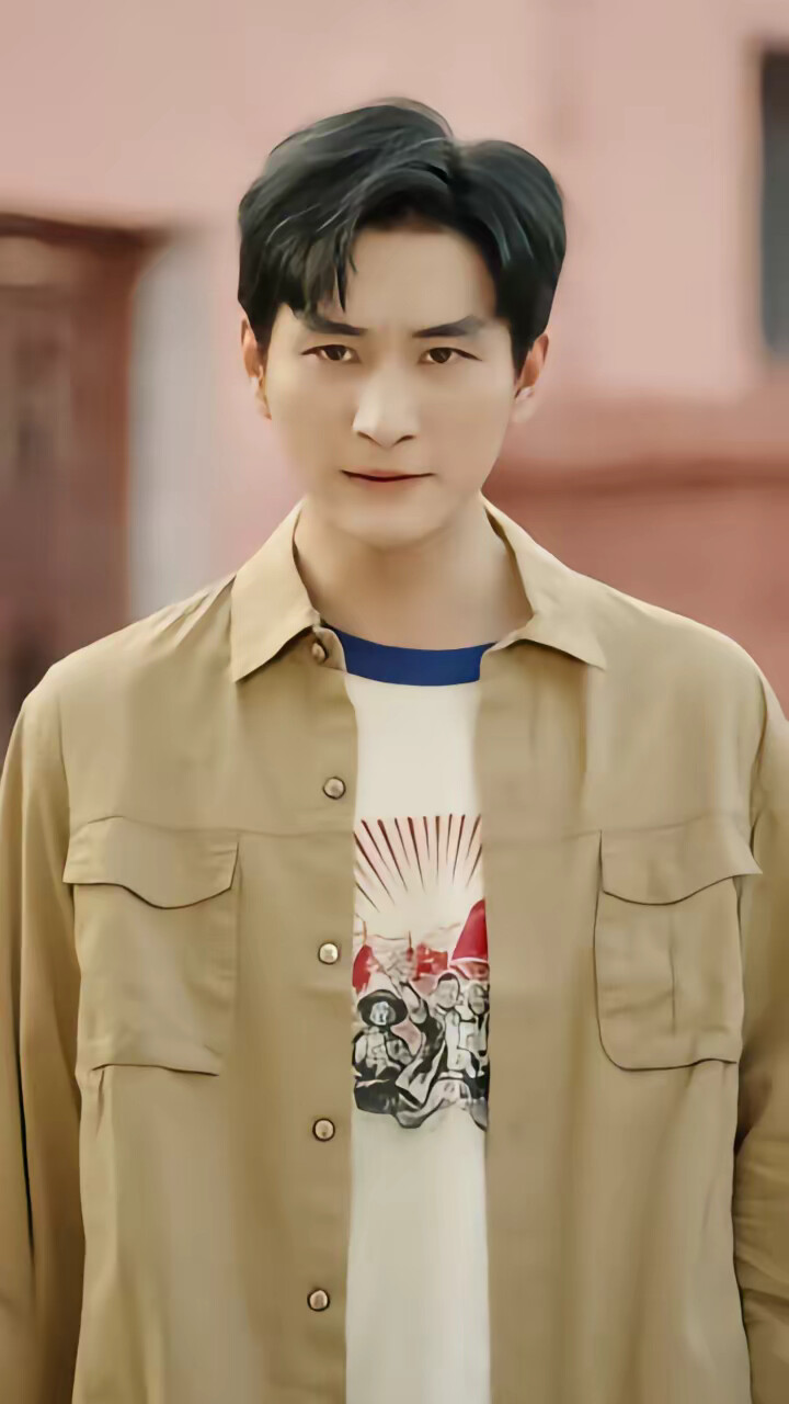 《穿成肥妻万人嫌,全家吃草我吃肉》剧照