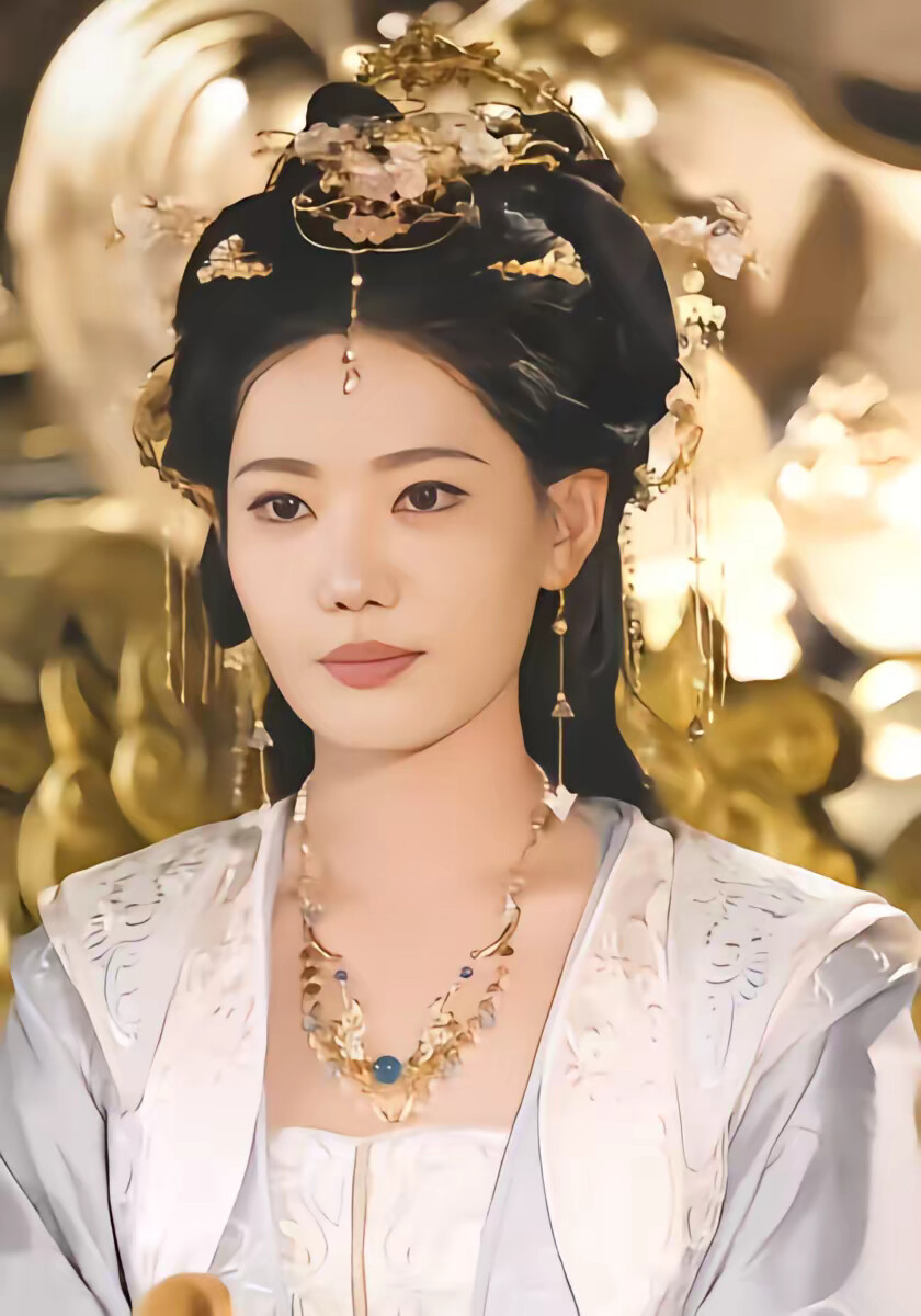 《开局迎娶女战神，助她称帝》剧照