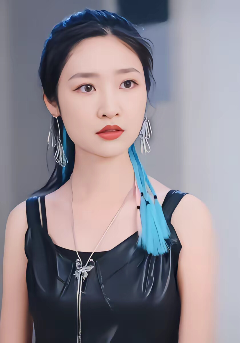 《父女初次见面:老登,爆点金币》剧照