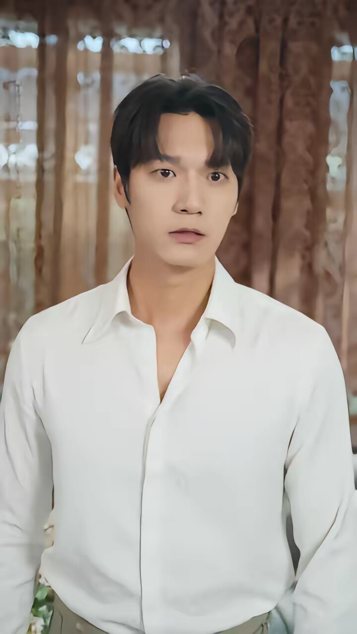 《重返十八岁我来执掌名门家族》剧照