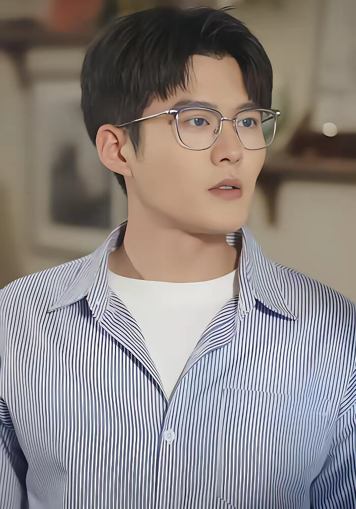 《弟弟班主任居然是我初恋》剧照