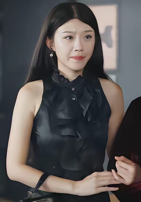 《我竟靠吃苦让爸妈走上人生巅峰》剧照