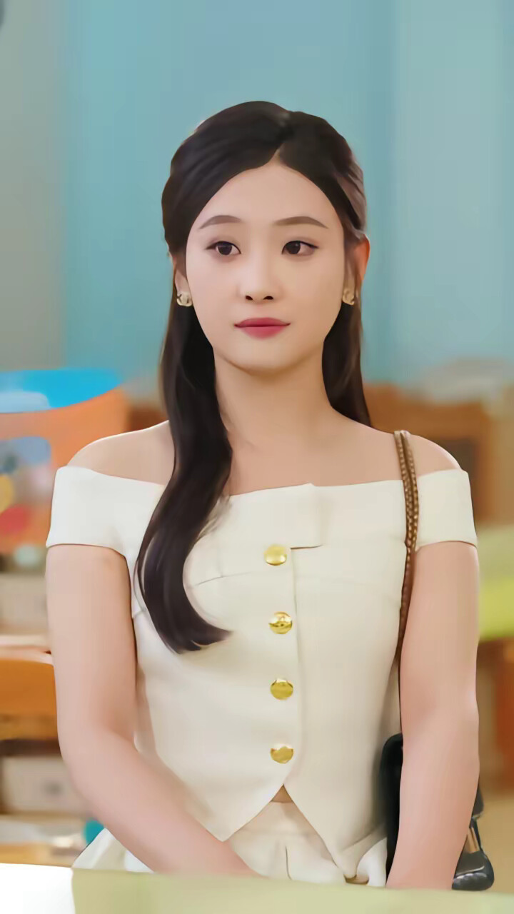 《重生后，竹马靠边我选天降》剧照