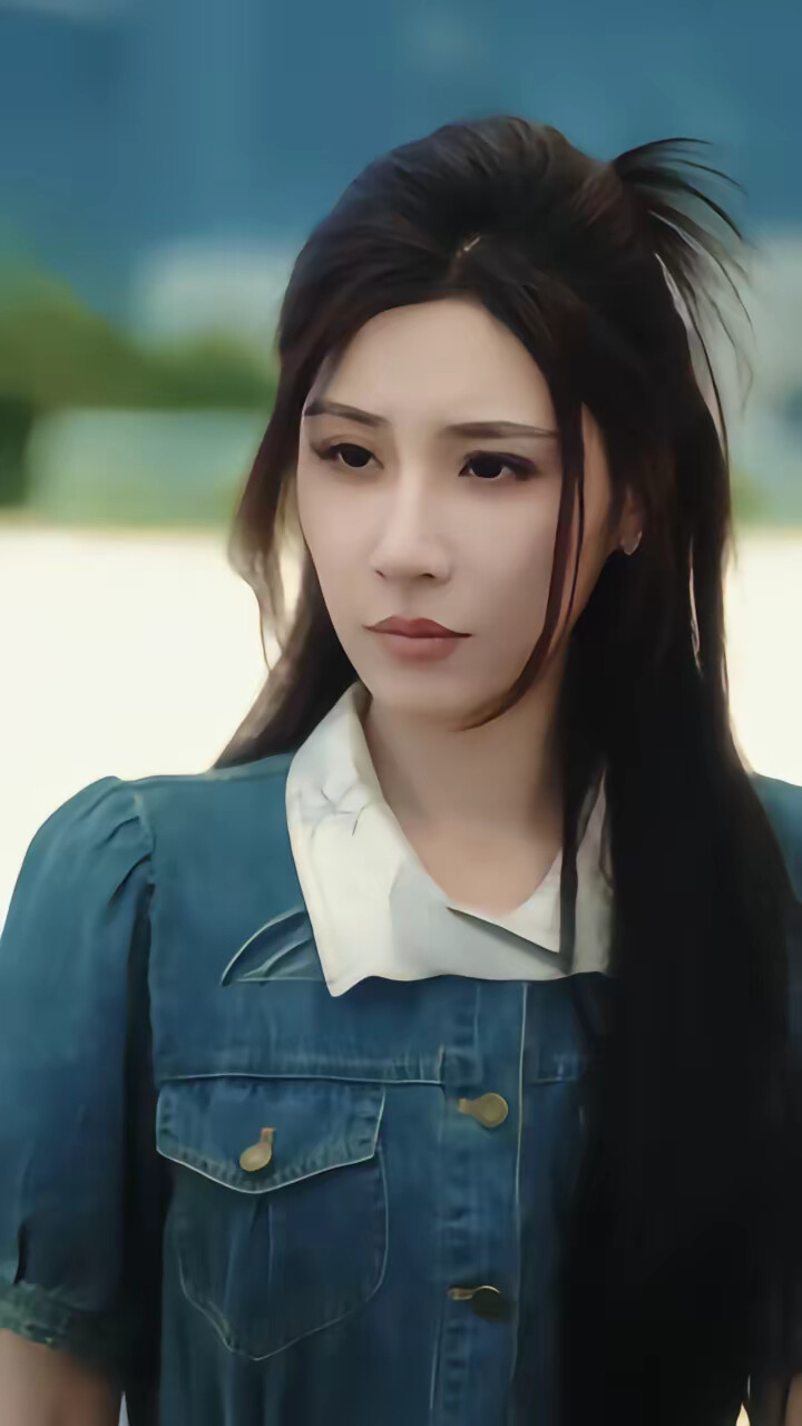 《刚开学,校花约我吃饭》剧照