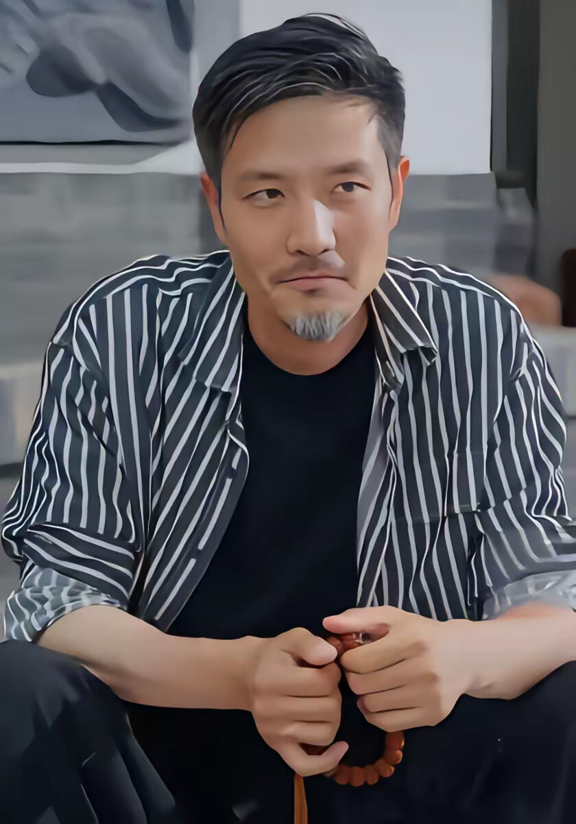 《穿越年代,我拿麻袋批发古董》剧照