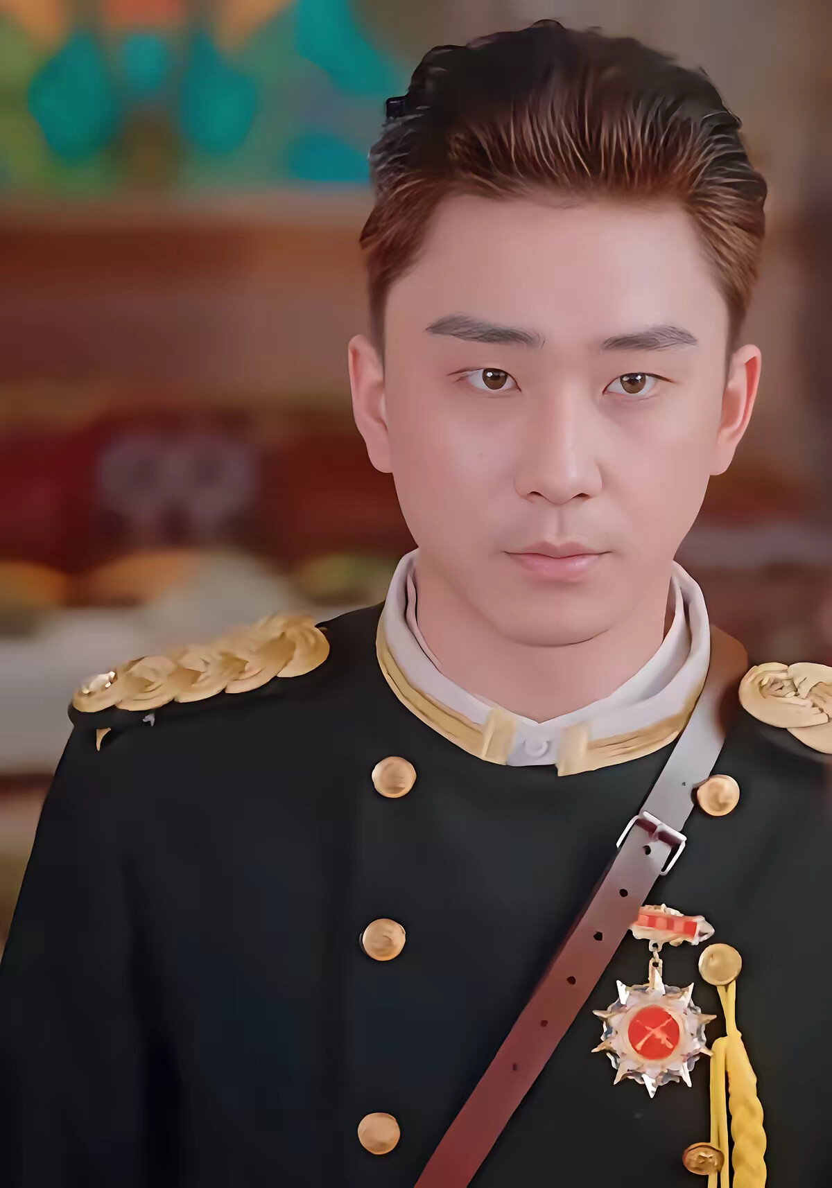 《督军开门,小奶团背着黄金来旺家》剧照