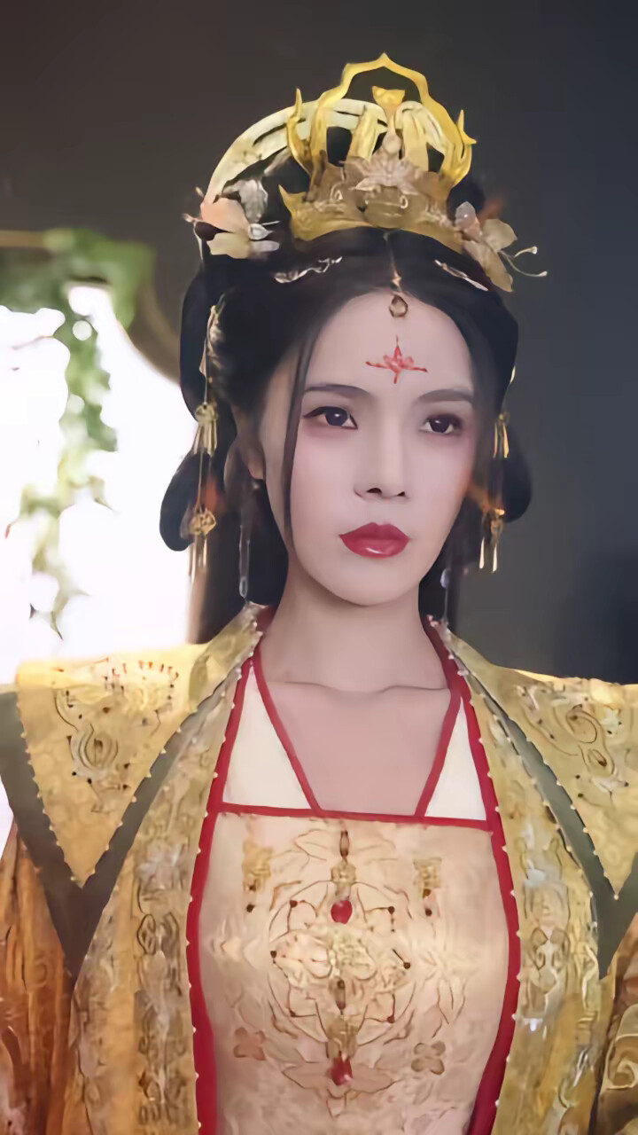 《开局女帝做正宫》剧照