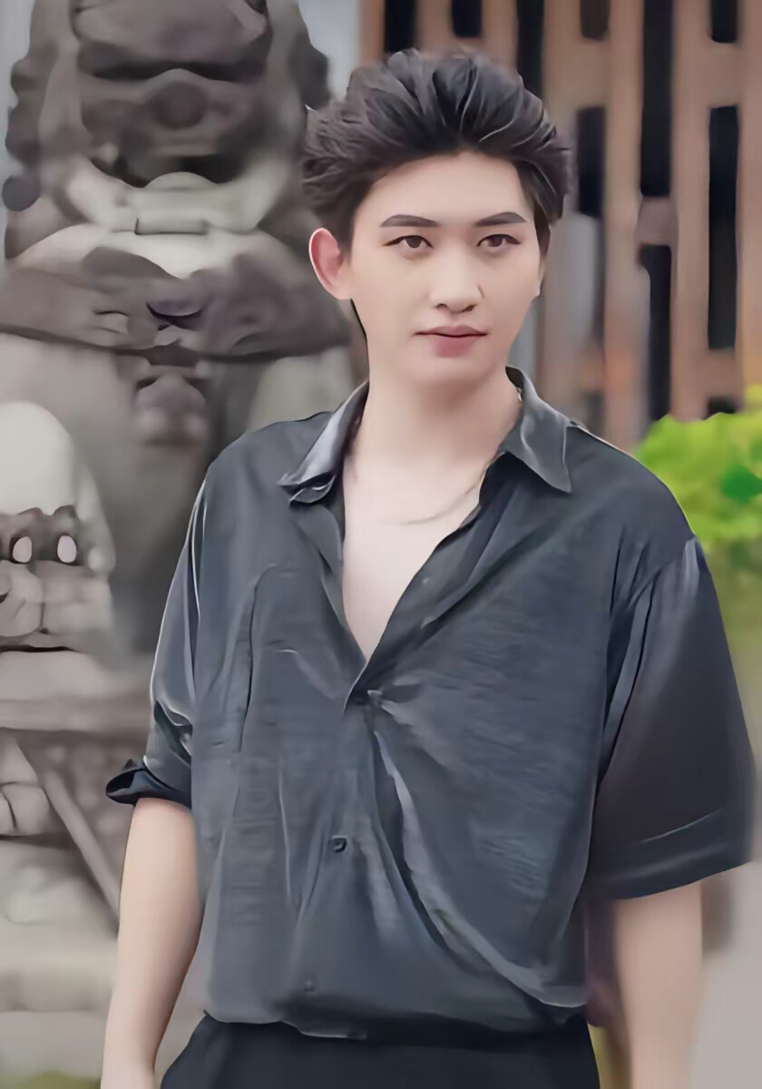 《全村皆大神》剧照