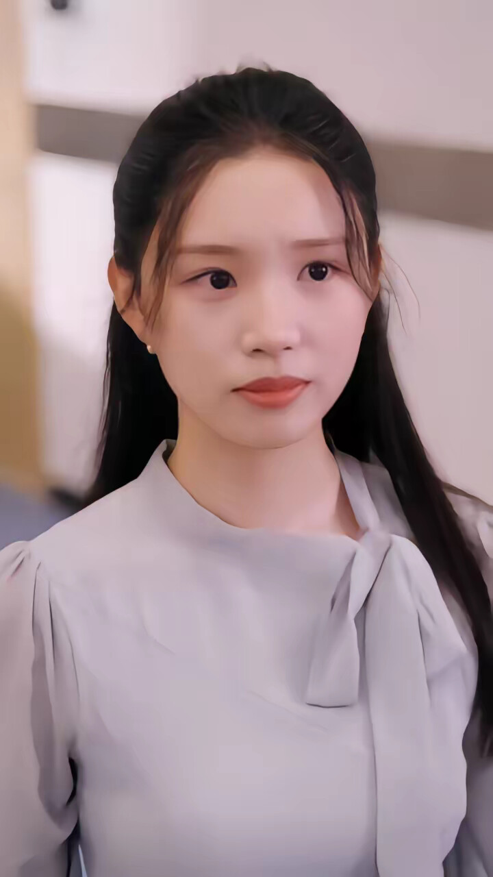 《你比暖阳耀眼》剧照