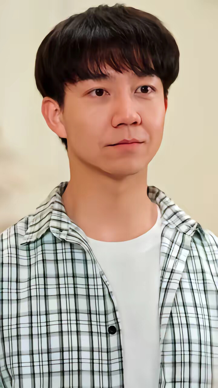 《重生当村长,带全村脱贫致富》剧照