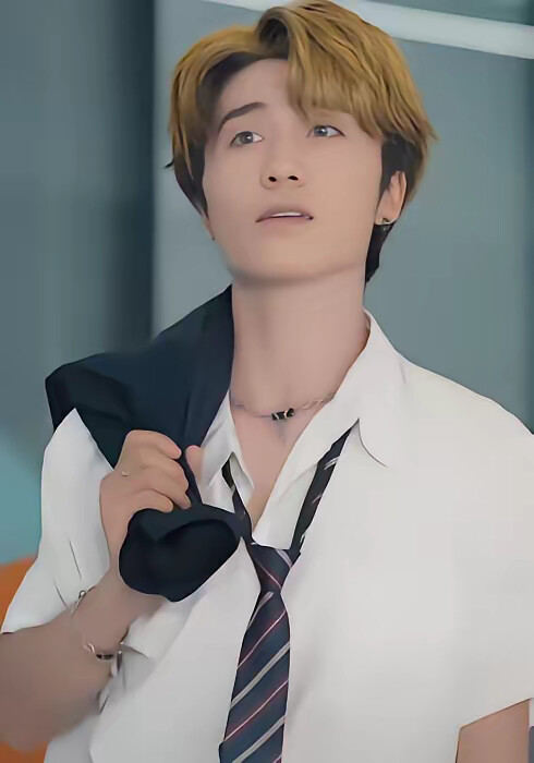 《全员偷听假千金心声,她成团宠了》剧照