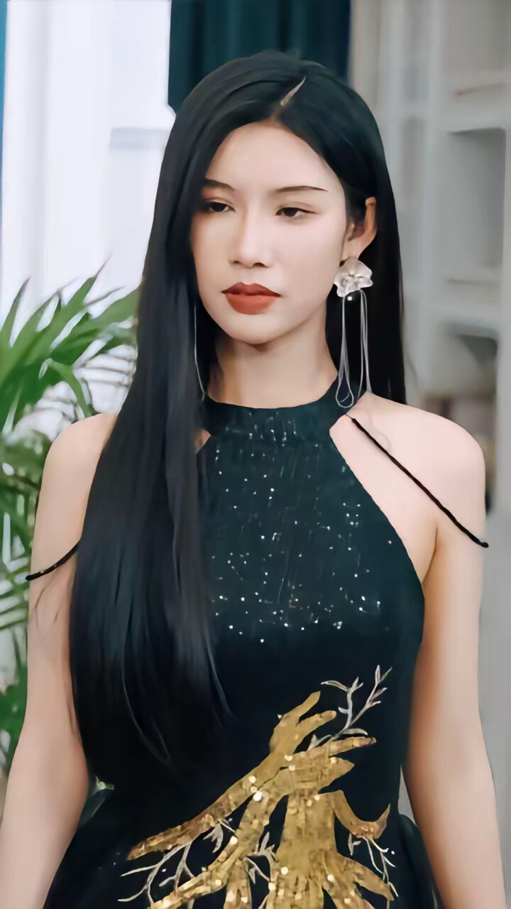 《裁员后女总裁全家后悔了》剧照