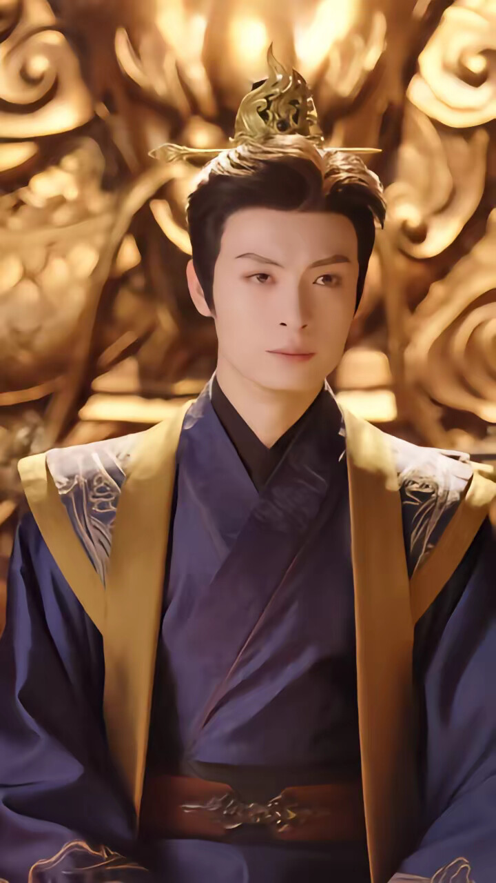 《重生在龙塌,宠妃抱着陛下哭》剧照