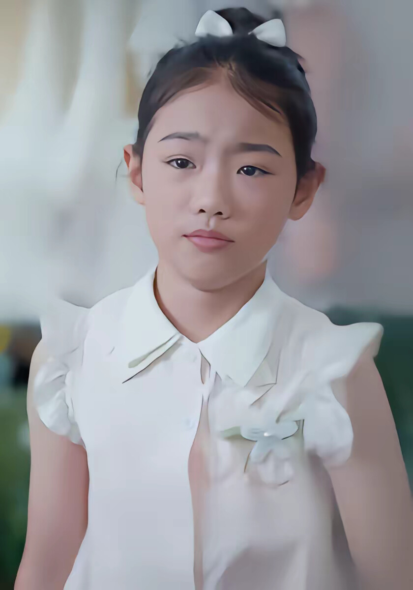 《捡个锦鲤女宝全家被哄成翘嘴了》剧照