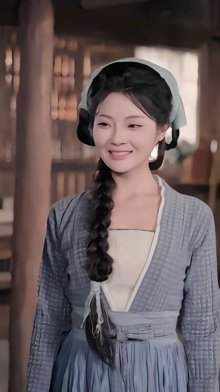 《荒年别怕,娘有空间满仓肉》剧照