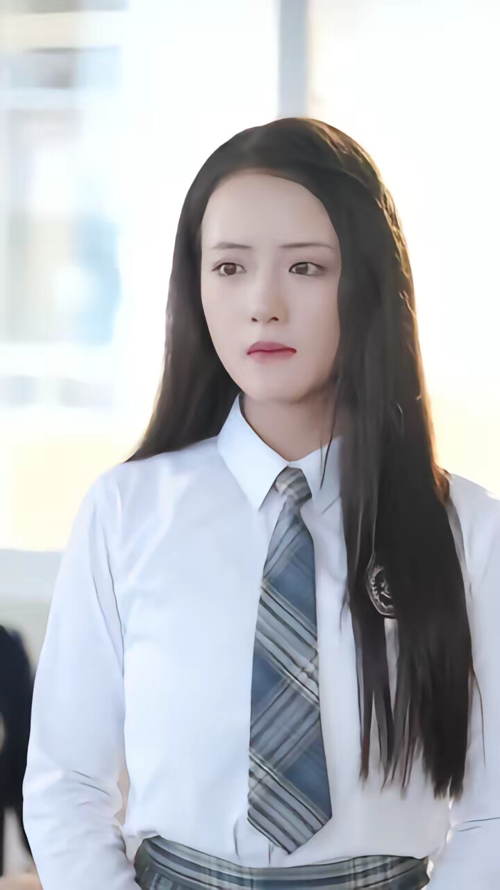 《反派：开局喂萝莉女主吃进口糖》剧照