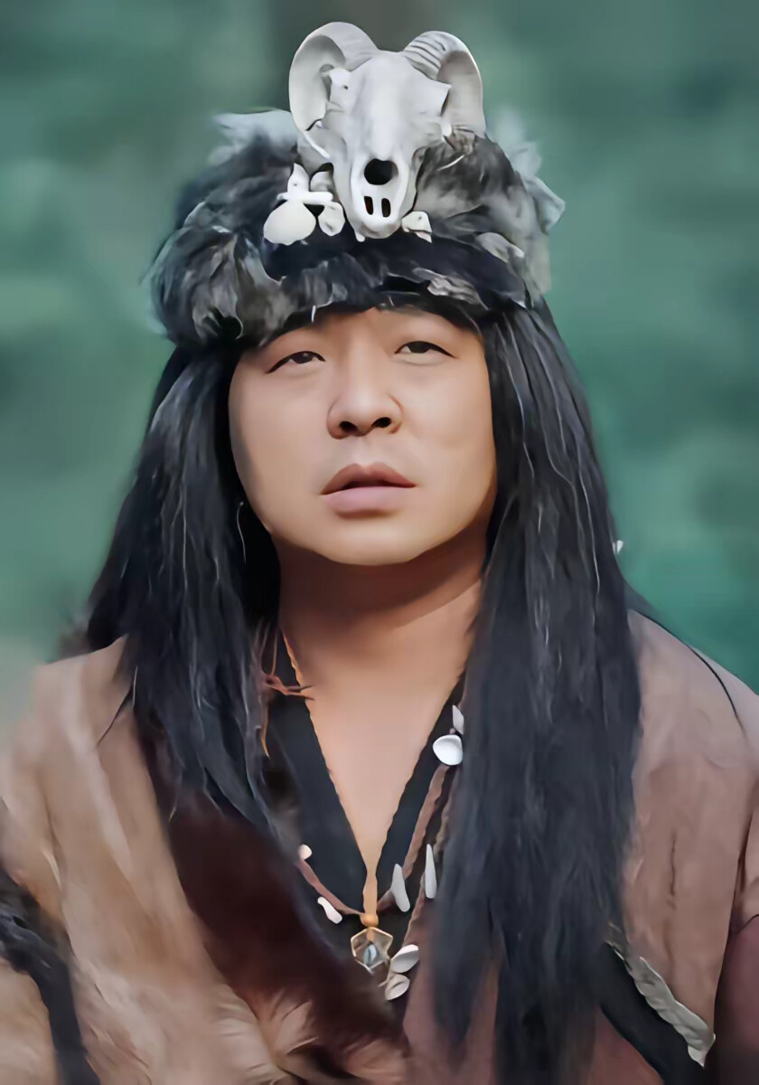 《别墅通两界摆摊的我赚了亿点点》剧照