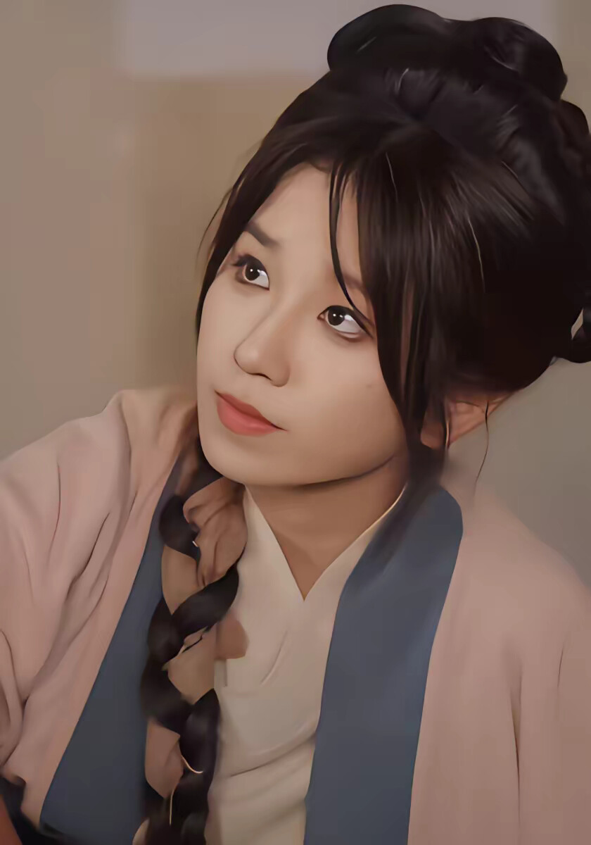 《她苟活成了王者》剧照