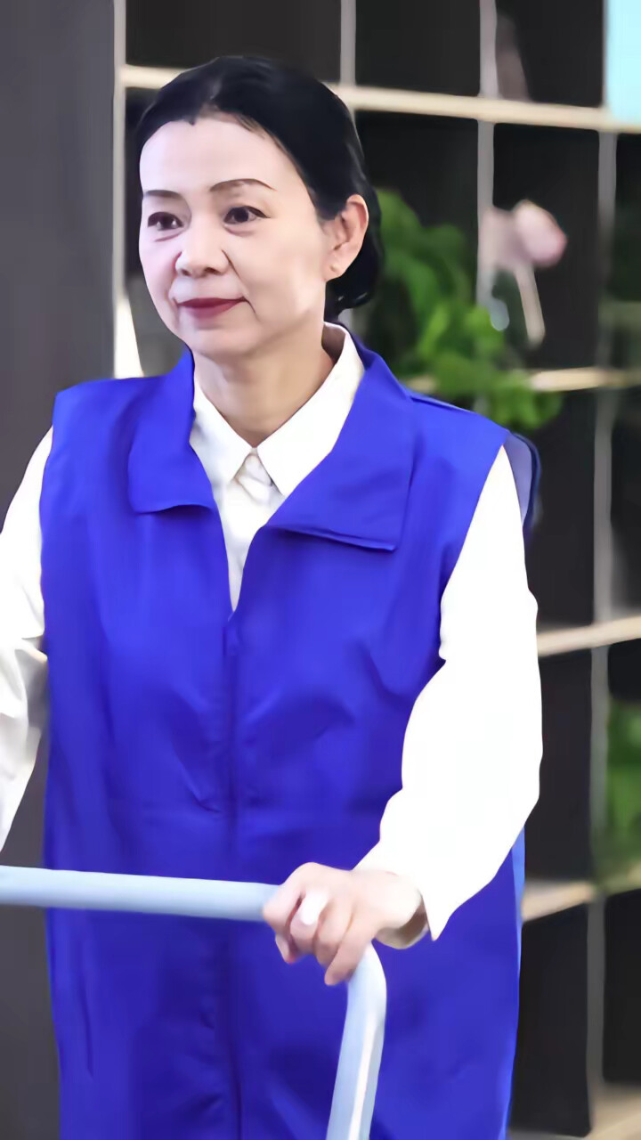 《58岁实习为儿披荆斩棘》剧照