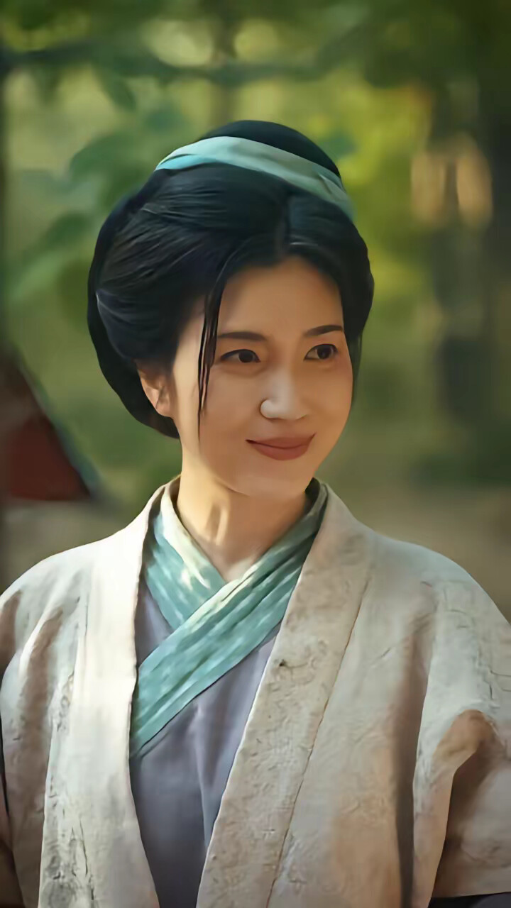 《穿成极品婆婆,携家逃荒靠系统赢麻了》剧照