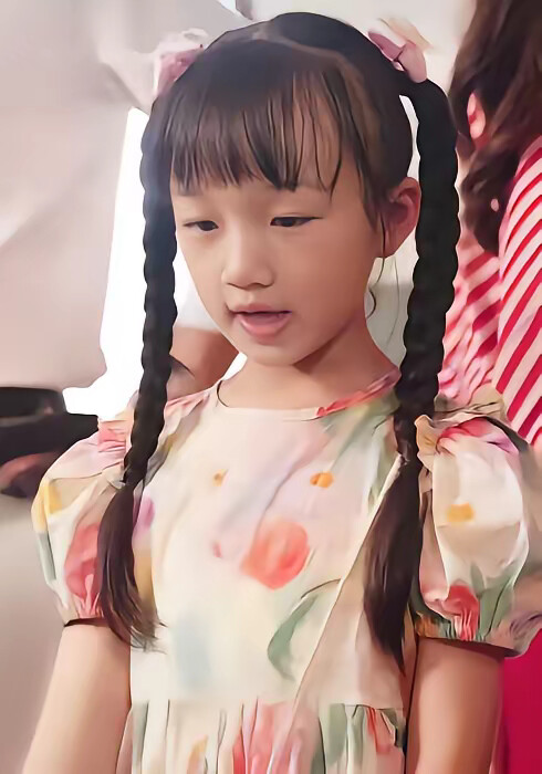 《八零:天降福宝竟是天道亲闺女》剧照